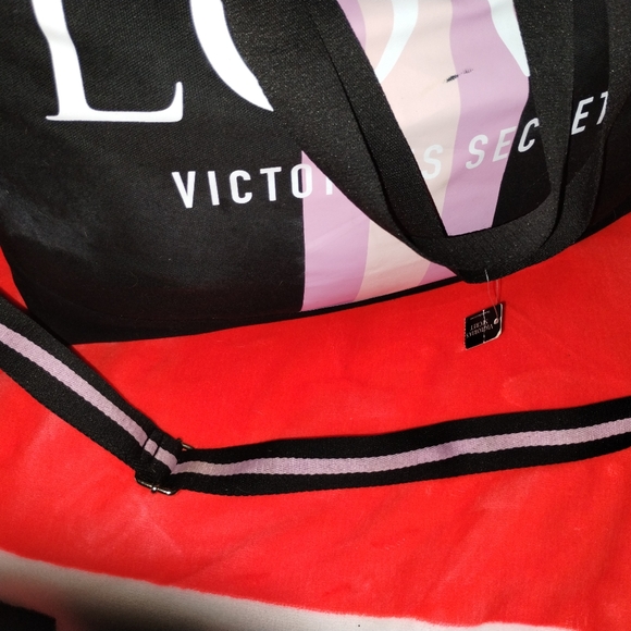 Victoria secret LOVE duffle with long strap - Picture 2 of 5